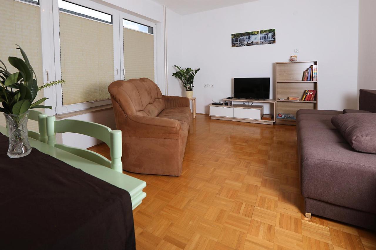 Apartma Dolinar Gorenja Vas  エクステリア 写真